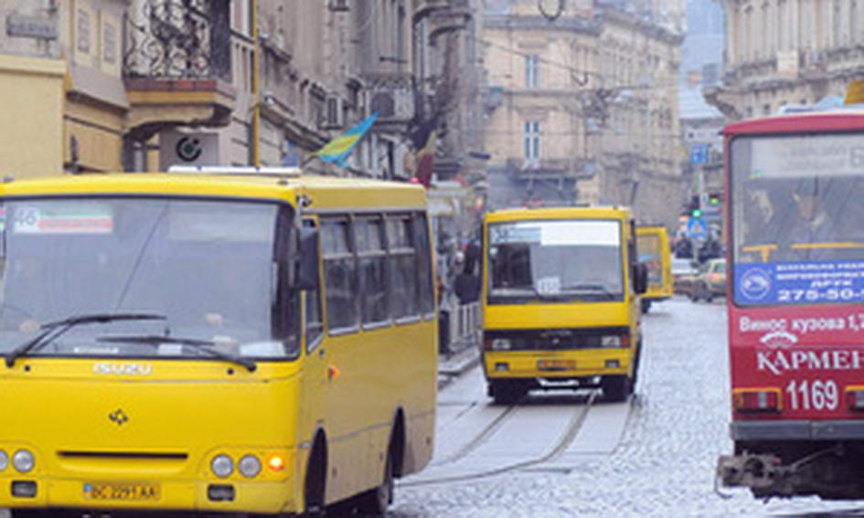 водії автобусів змінюють маршрути